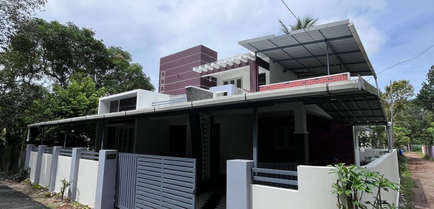 Residential House for Sale Located on the east side of Thampakachuvadu, Alappuzha,