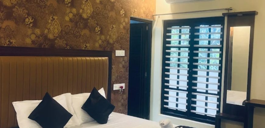 Waterfront Homestay for Sale in Punnamada, Alappuzha