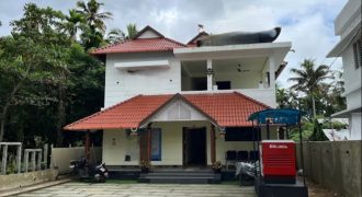 Waterfront Homestay for Sale in Punnamada, Alappuzha